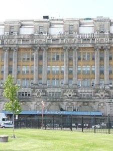 Le Cook County Hospital, voisin de l'UIC. Ça vous dit quelque chose? 